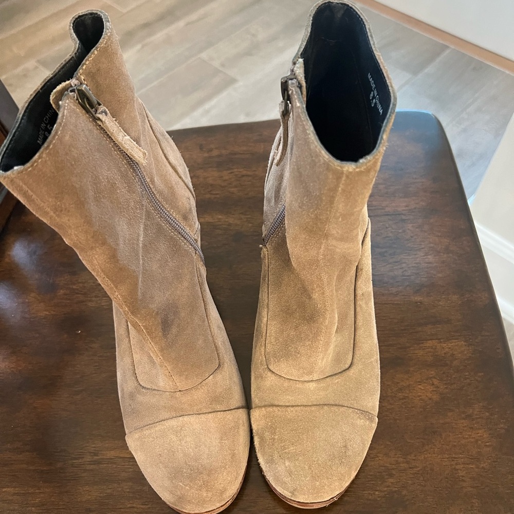 Dolce Vita suede boots